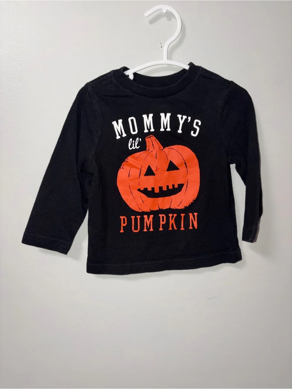 The Children’s Place Black Orange Mommy’s Lil Pumpkin Halloween Tee 6-9M